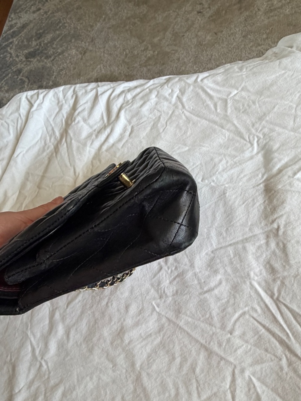 CHANEL Black Quilted Shoulder Bag with Gold Hardware - Picture 7 of 12